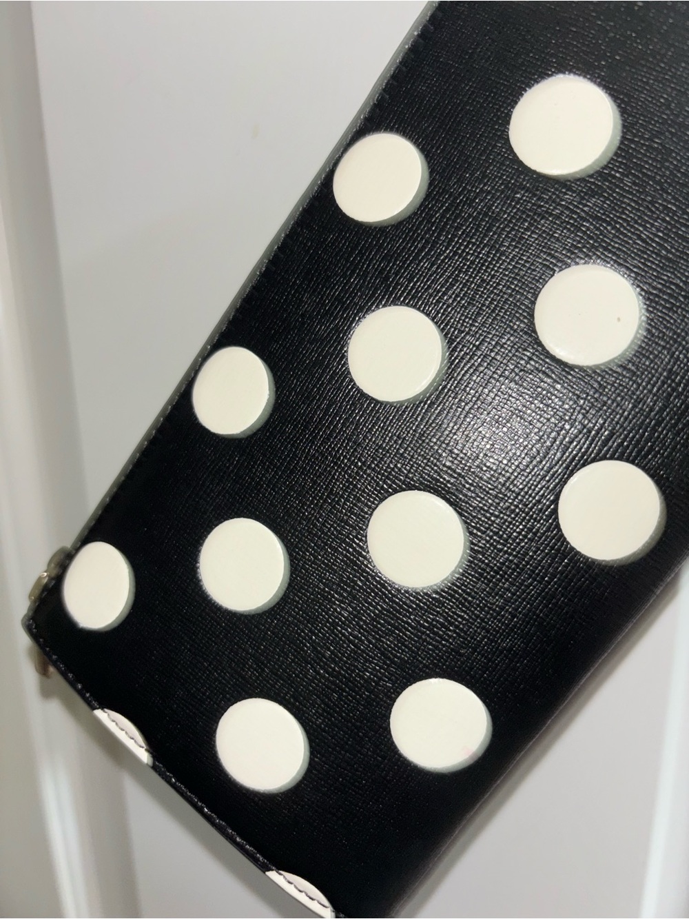 🩷🖤🤍Kate Spade Black & White Polka Dot Zip Wallet